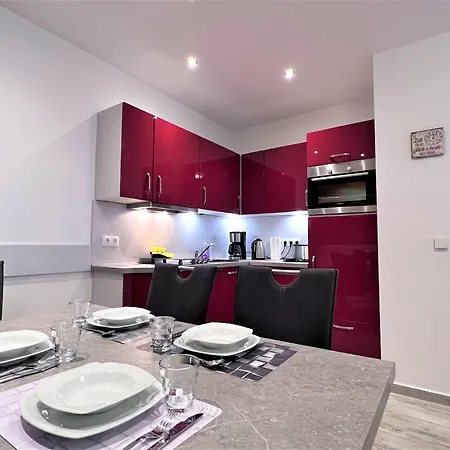 Strandoase, Am Alten Deich 28 8 *